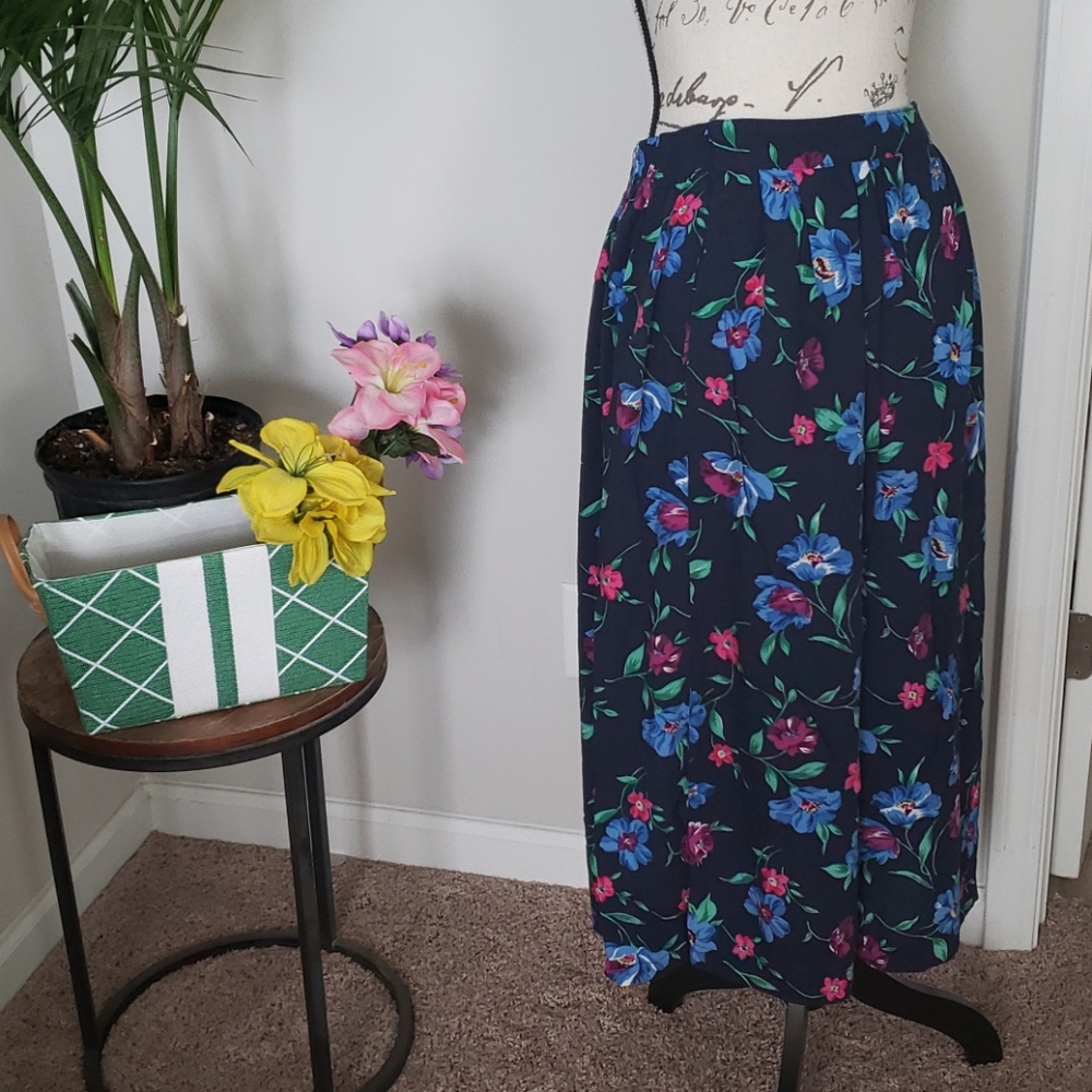 🔥4 for 25 🔥Navy blue skirt